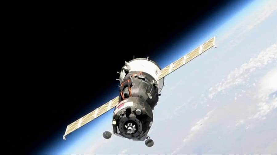 国際宇宙ステーションさんのインスタグラム写真 - (国際宇宙ステーションInstagram)「The Soyuz MS-14 spacecraft is pictured during its first docking attempt before it was aborted Saturday at 1:36 a.m. EDT. International Space Station managers have approved a plan for the Soyuz MS-14 to attempt a second docking on Monday at 11:12 p.m. Three station residents will first swap docking ports on Sunday at 11:59 p.m. inside another Soyuz crew ship. NASA TV is broadcasting both events live.  #nasa #roscosmos #esa #jaxa #csa #soyuz #international #space #station」8月25日 9時17分 - iss