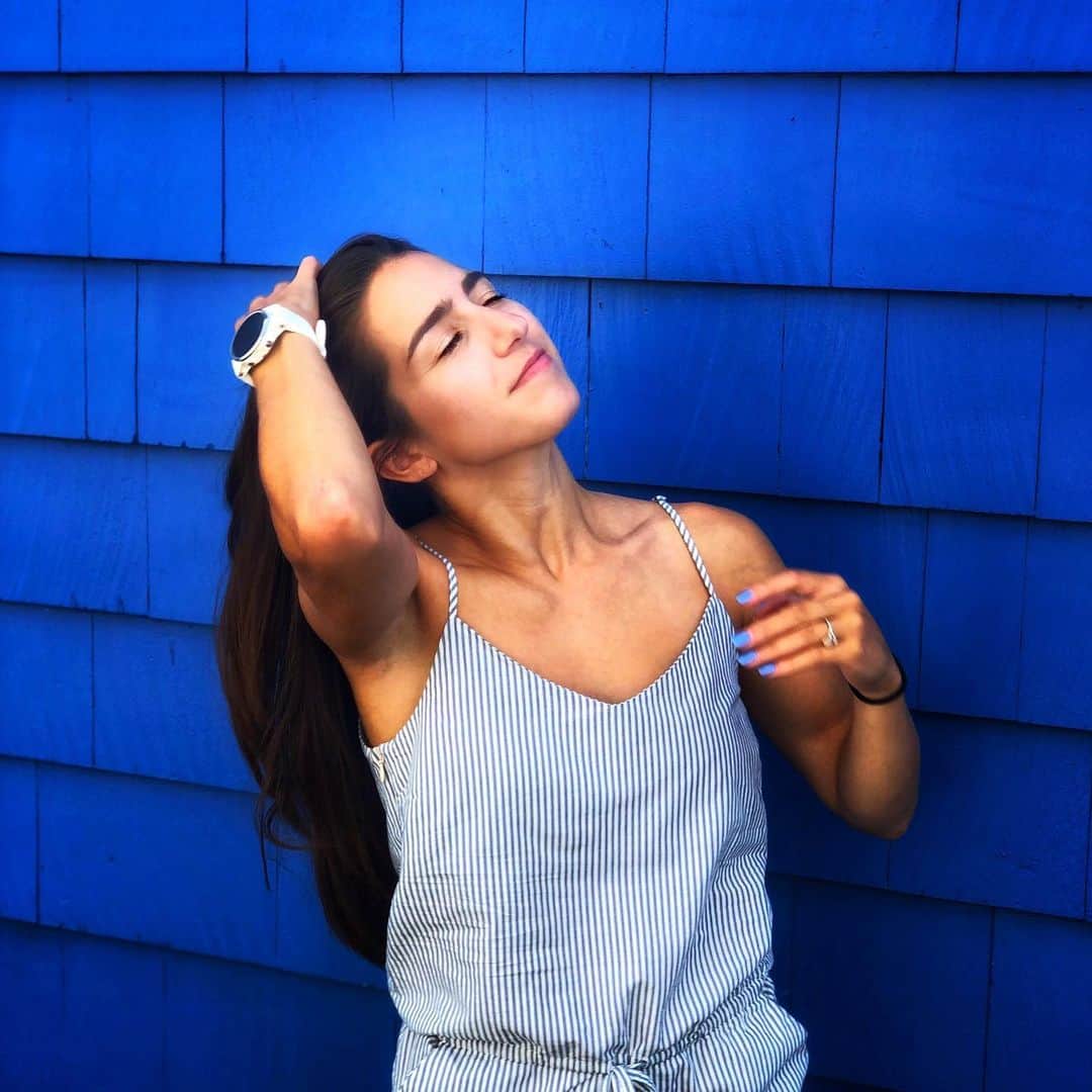 マリッサ・キャステリのインスタグラム：「Soaking in the🌞 . . . . . *#summer #rhodeisland #garmin #littlerhody #summertimesadness #august #summertime #marinelayer」