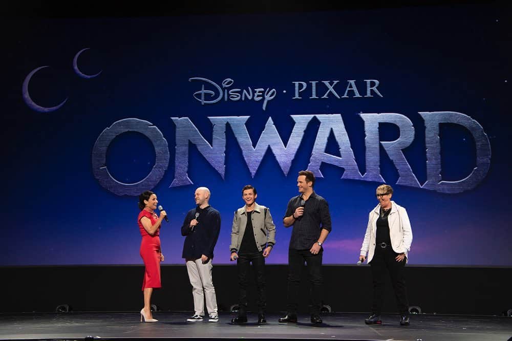 Disney Pixarさんのインスタグラム写真 - (Disney PixarInstagram)「Seeing stars at #D23Expo! 🌟🌟🌟 #PixarOnward #PixarSoul #ForkyAsksAQuestion」8月25日 9時56分 - pixar