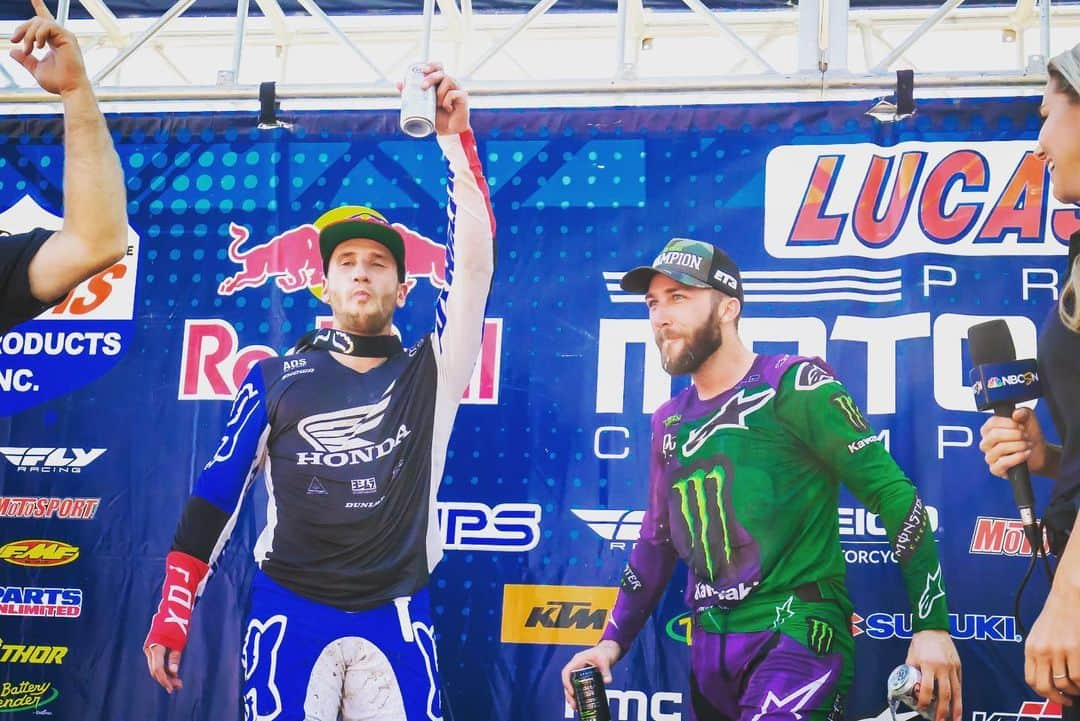 ケン・ロックゼンさんのインスタグラム写真 - (ケン・ロックゼンInstagram)「Somebody has to bring the coors to the podium🤙🏽 that d be me 🙋🏼‍♂️🤷🏼‍♂️😂work is done! Congrats Eli.  @shepherdphotos」8月25日 10時47分 - kenroczen94