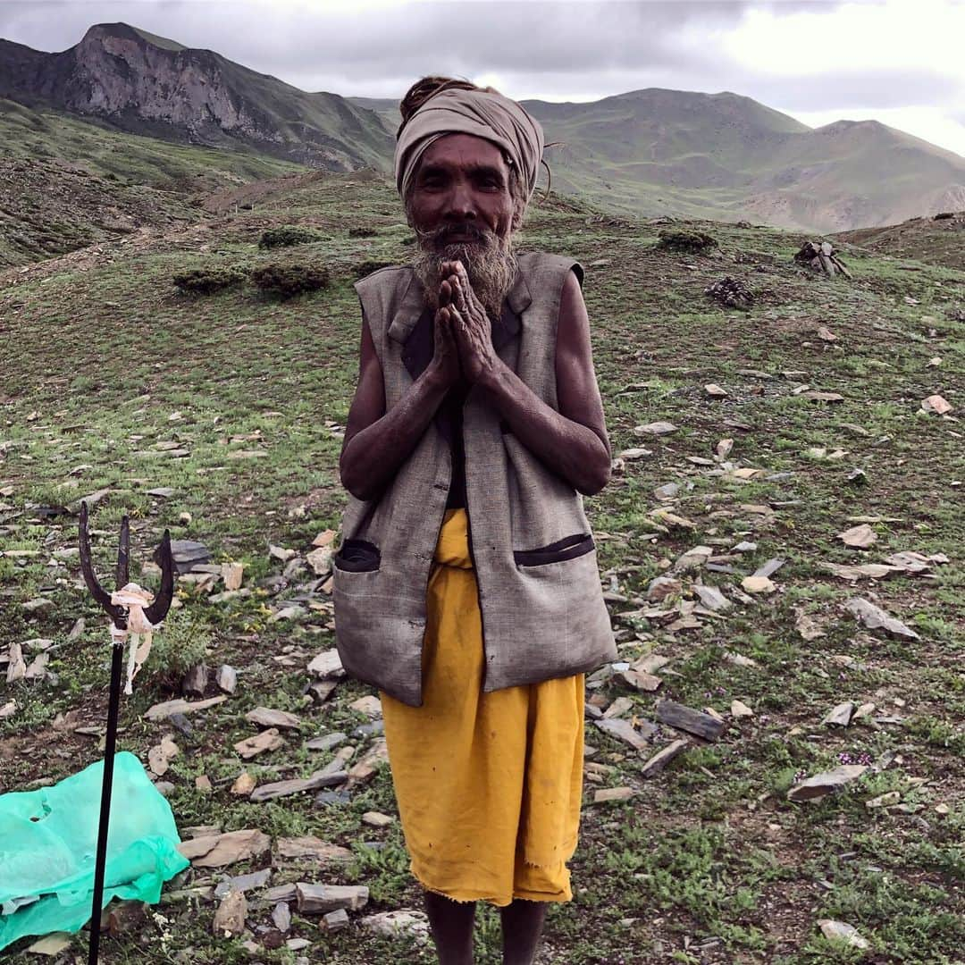 デヴェンドラ・バンハートさんのインスタグラム写真 - (デヴェンドラ・バンハートInstagram)「On a recent trip to Nepal the hands down most beautiful place (well, human made place) was Tsoknyi Gargon Ling, a Nunnery in Muktinath, true sanctuary , but one in need of warm clothes in the winter and writing supplies etc... if u feel a little inspired to support these beautiful (but cold!!) beings , please visit tsoknyinepalnuns.org 😘」8月25日 10時43分 - devendrabanhart