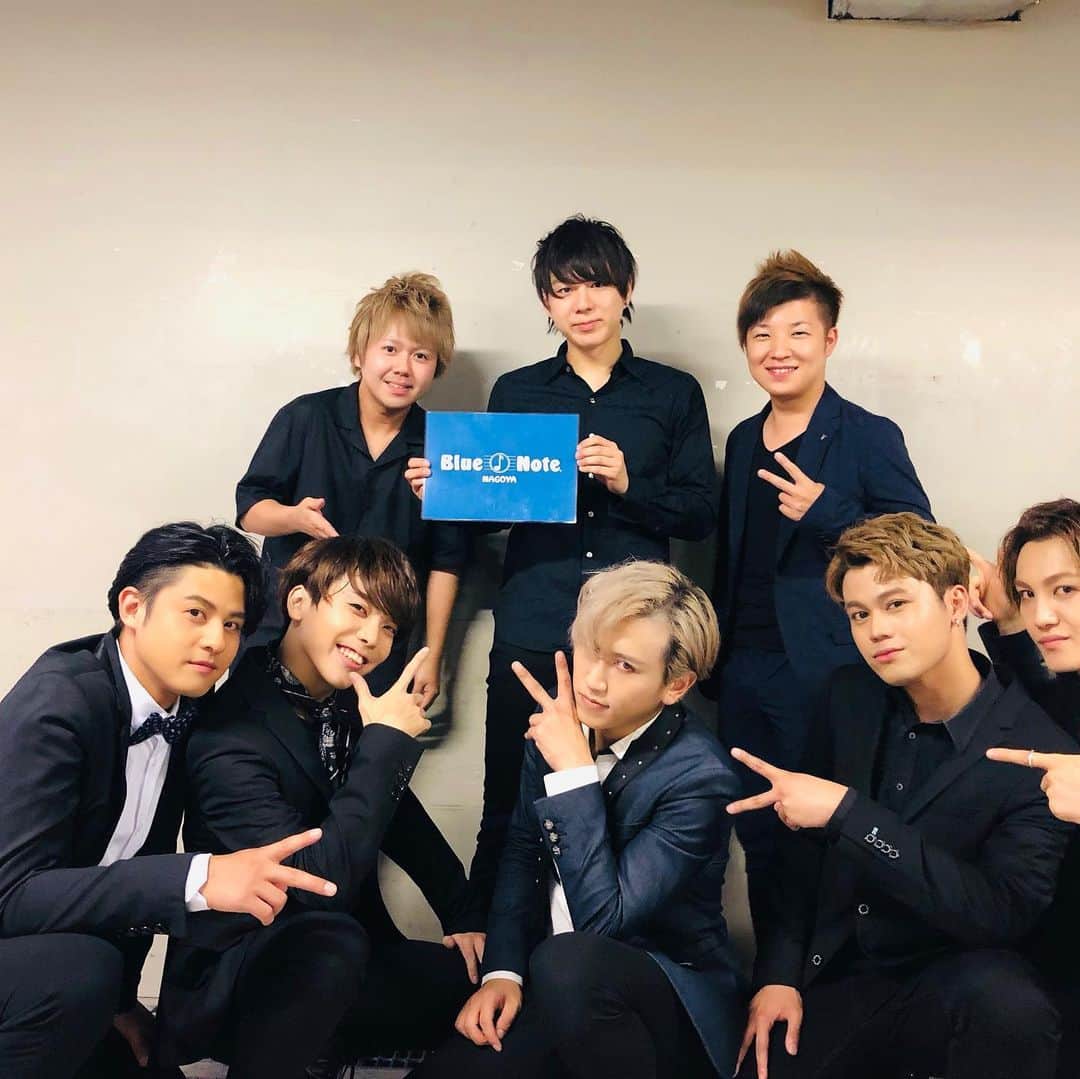 UNIONEさんのインスタグラム写真 - (UNIONEInstagram)「名古屋ブルーノートありがとうございました😊  今回はスペシャルアコースティック編成でお送りました。  次のステージへの第1歩になった日になりました。  そして、YUTAもトークコーナーで登場し久しぶりに5人揃った日となりました。 🔥🔥BIGニュース🔥🔥 ➡︎UNIONE 9th Single『タイトル未定』 2019年12月11日(水)発売決定‼️ ➡︎UNIONE 結成4周年ライブ開催決定‼️ 日程 2019年12月14日(土) 会場 東京・渋谷ストリームホール 🎫チケット最速先行受付🎫 明日8月25日(日)正午スタート‼️」8月25日 10時49分 - unione_gram
