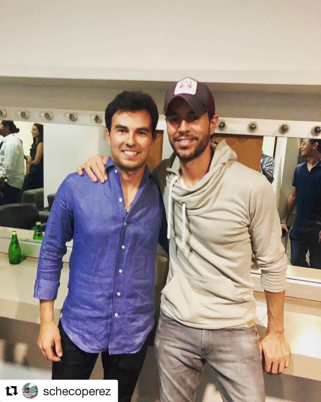 エンリケ・イグレシアスさんのインスタグラム写真 - (エンリケ・イグレシアスInstagram)「Gracias @schecoperez y un millón de gracias #guadalajara por una gran noche 👍🇲🇽🙏 #Repost @schecoperez ・・・ ¡Grande hermano, gracias por todo! 🇪🇸🇲🇽」8月25日 10時50分 - enriqueiglesias