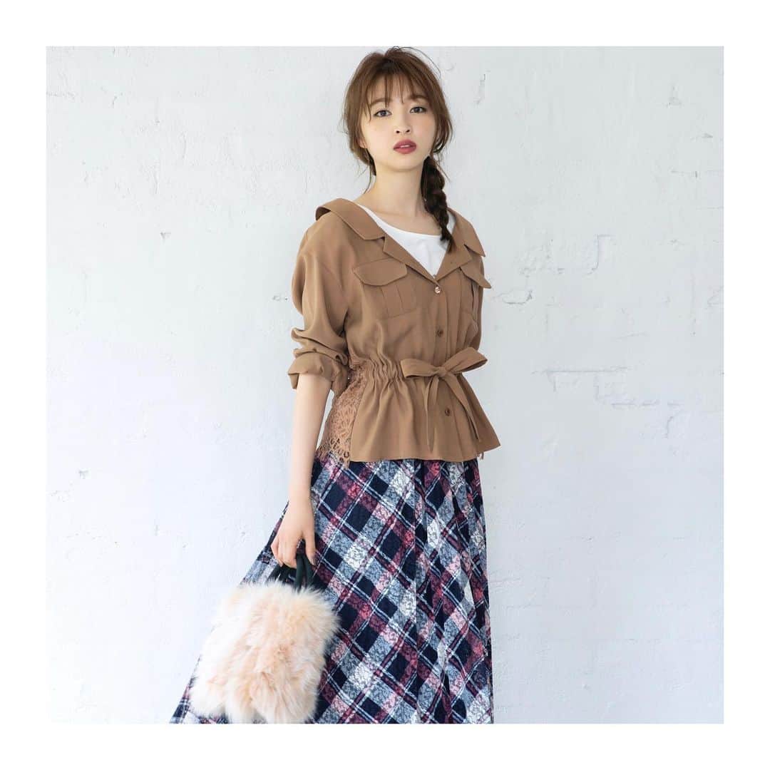 のインスタグラム：「・ ・ 2019 Autumn Collection ・ ・ ✴︎shirts ¥12,000+tax ✴︎skirt ¥14,000+tax ・ ・ ・ #WILLSELECTION #ウィルセレクション  #上西星来 @seira_jonishi_tpd」