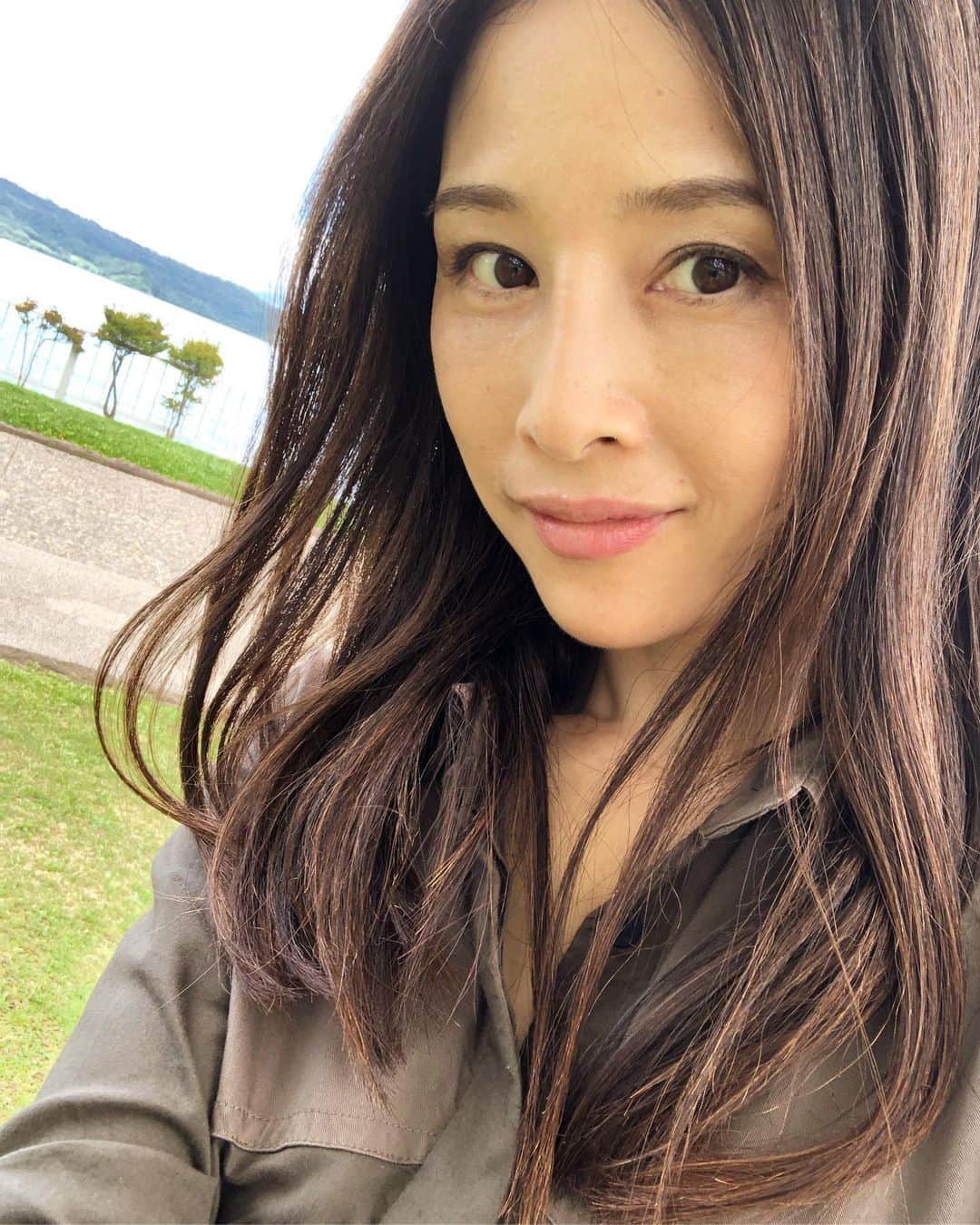 中岡由佳さんのインスタグラム写真 - (中岡由佳Instagram)「洞爺湖に来ました。涼しい〜。 #北海道 #洞爺湖」8月25日 11時52分 - yuka_nakaoka