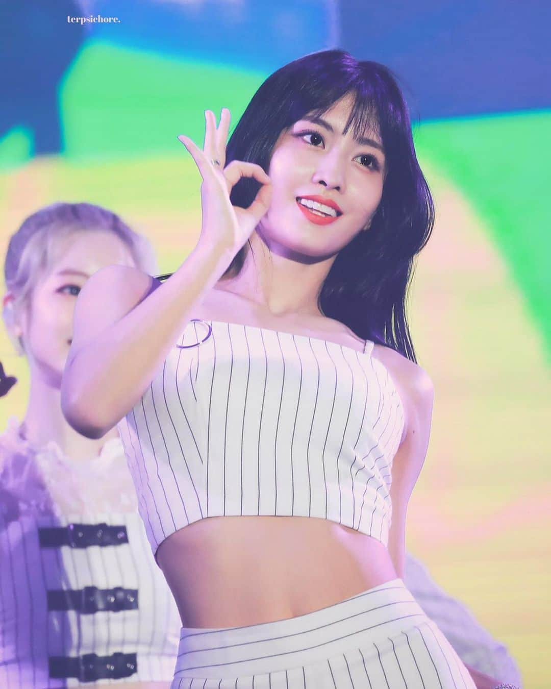 モモさんのインスタグラム写真 - (モモInstagram)「♡ [Fantaken] 190811 - Lotte Family Concert -  #MOMO #트와이스 #모모 #平井もも #もも #TWICE © terpsichore」8月25日 13時07分 - momojype