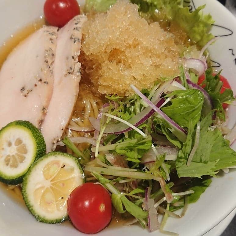 竹内弘一さんのインスタグラム写真 - (竹内弘一Instagram)「超バタバタしているなか、1時間半だけ買い出しついでに娘とデート。パパはうれしい(笑)そして店内ずーっとミスチルの麺屋聖さん、おいしいし雰囲気もサイコー！どうもありがとう！！#麺屋聖kiyo #娘とデート」8月25日 13時43分 - takeuchi_koichi