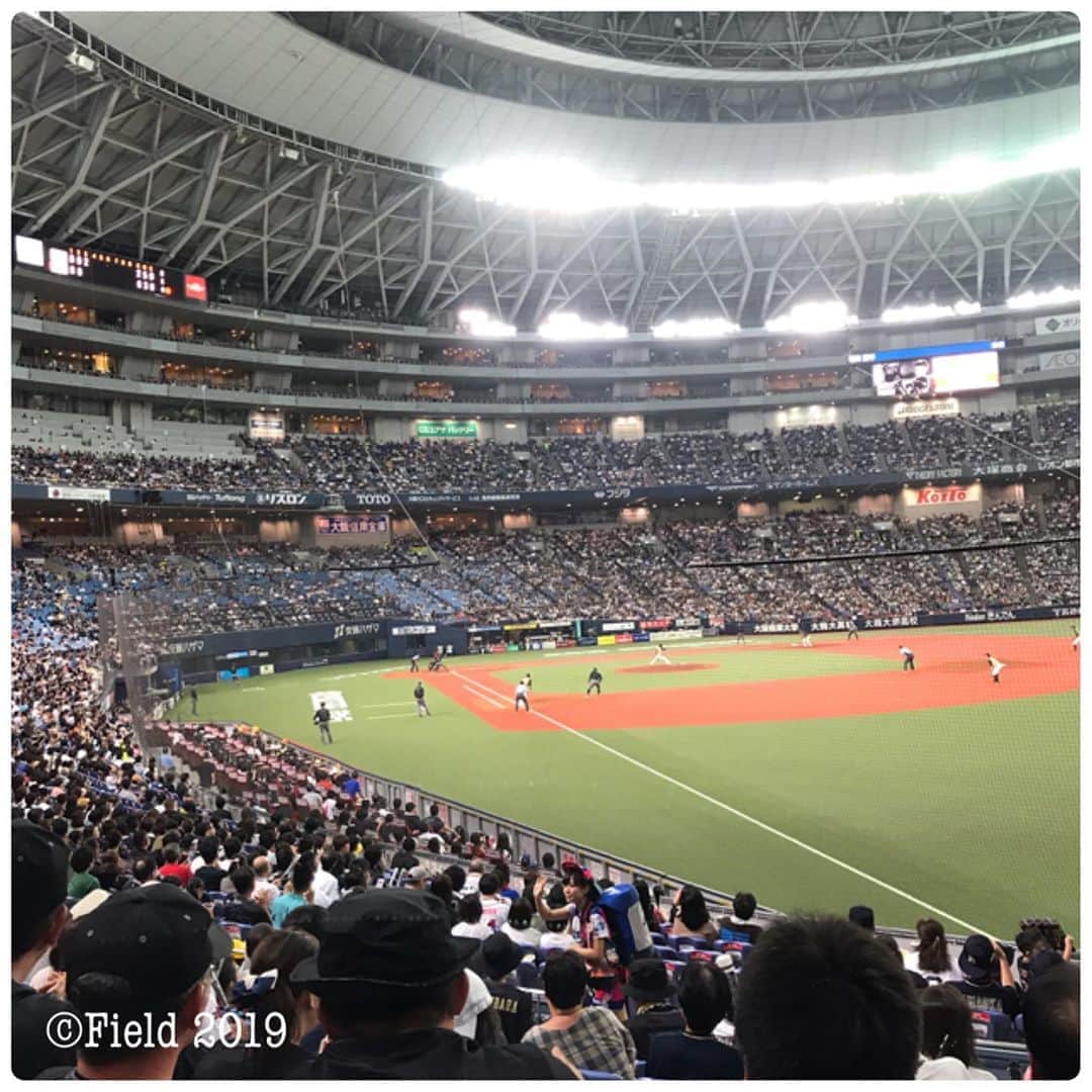 福本豊さんのインスタグラム写真 - (福本豊Instagram)「京セラドームに来ています。 観戦です（今日は放送は無しですw）。 始球式に来ていたブライアント氏に会いました。懐かしいです‼️ #京セラドーム #オリックスバファローズ #日本ハムファイターズ #近鉄バファローズ #ブライアント 氏 #懐かしい #野球じーさん #朝日放送 #サンテレビ #報知新聞 #おは土 #暫定野球界最高齢インスタグラマー #大阪観光大使 #阪急ブレーブス #背番号７ #福本豊」8月25日 14時07分 - yutakafukumoto_official