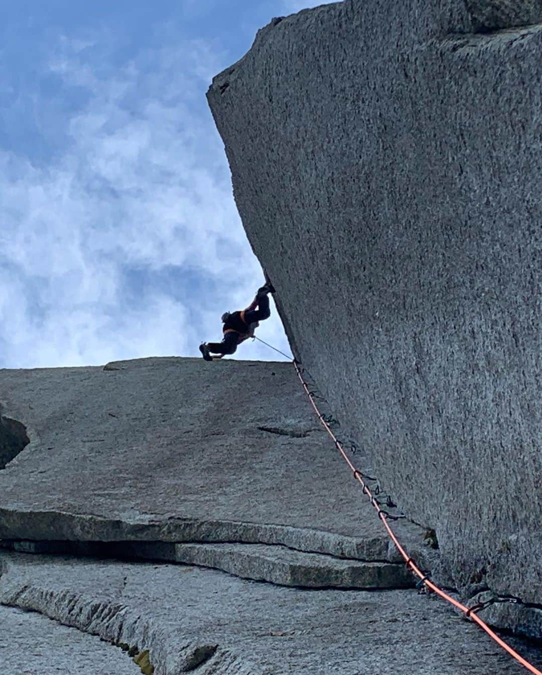 ニナ・カプレツさんのインスタグラム写真 - (ニナ・カプレツInstagram)「Yesterday we climed this really cool corner with buddy @_linacolina_ called the Shadow. I was lucky to do it on sight, Lynn had a little wipper. Then we topped out on the university wall, walked back down the Chief, had a ride back to town and enjoyed a good beer at the @arcteryxacademy and watched the amazing shows. Good times here in Squamish!  @arcteryx @petzl_official @scarpana」8月25日 23時50分 - ninacaprez