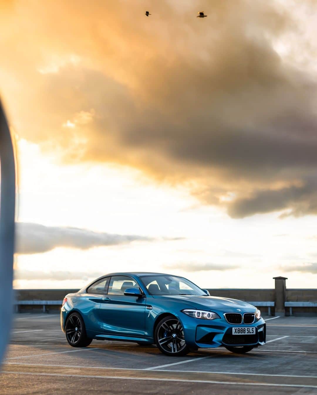 BMWのインスタグラム：「Free as the birds, bluer than the sky. The BMW M2 Coupé. #TheM2 #BMW #M2 #BMWM #BMWrepost @Kabizzz」