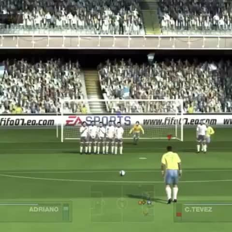 のインスタグラム：「Era impossível de defender os chutes do @adrianoimperador no @easportsfifa de 2007, ... 😂🚀⚽ . 🎥: @footballwave #adriano #imperador #fifa #fifa07 #freekick #brasilian #futebolarte」