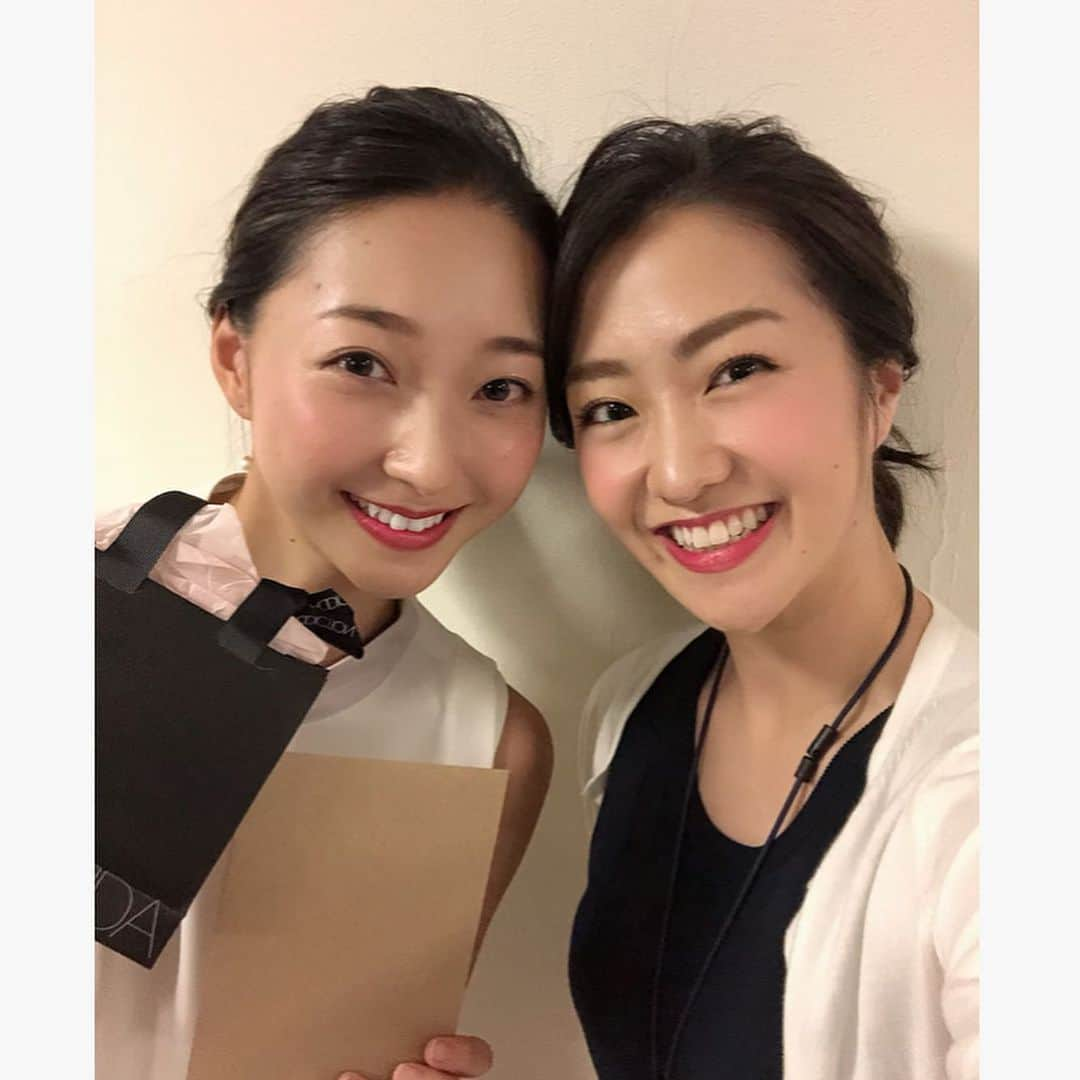 畠山愛理さんのインスタグラム写真 - (畠山愛理Instagram)「今日も、サンデースポーツ2020見て頂きありがとうございました✨🌱生放送のあと、大好きな副島萌生さんからお誕生日のプレゼントとお手紙を頂きました🎁☺️お仕事ではかっこいい先輩、プライベートではお姉ちゃんのように接してくれて、一緒に買い物へ行ってくれたりご飯へ行ってくれたり、何でも話せる本当に大好きな先輩です☺️❤️ めいさんありがとうございました🥰❤️」8月26日 0時01分 - airihatakeyama