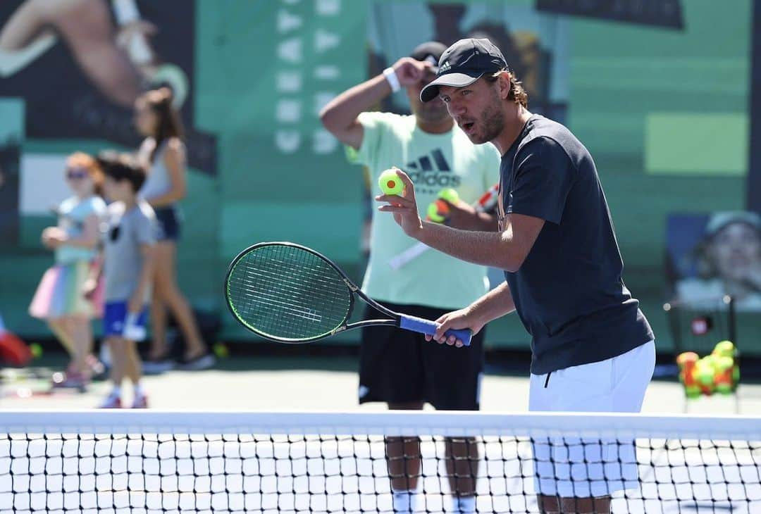 リュカ・プイユさんのインスタグラム写真 - (リュカ・プイユInstagram)「Teaching tricks to the next generation during the @usopen kids day yesterday ✌🏻😉#HereToCreate #CreatedWithadidas @adidastennis」8月26日 0時01分 - lucaspouille