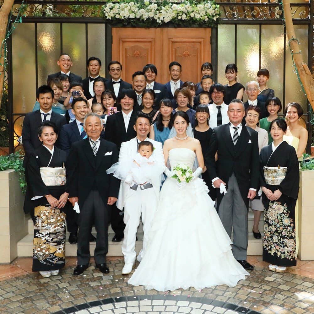 福田恭巳のインスタグラム：「本日は #宏之と恭巳の結婚式  に来てくれた皆さん ありがとうございました💍  またたくさんのお祝いのコメントや メッセージありがとうございます❤️ 日頃応援してくれてるみなさんのおかげで 今日という日を迎えられました これからも福田恭巳を よろしくお願いいたします🤲  #slacklife #wedding #結婚式 #披露宴 #花嫁  #卒花嫁 #スラックライン #子連れ婚」
