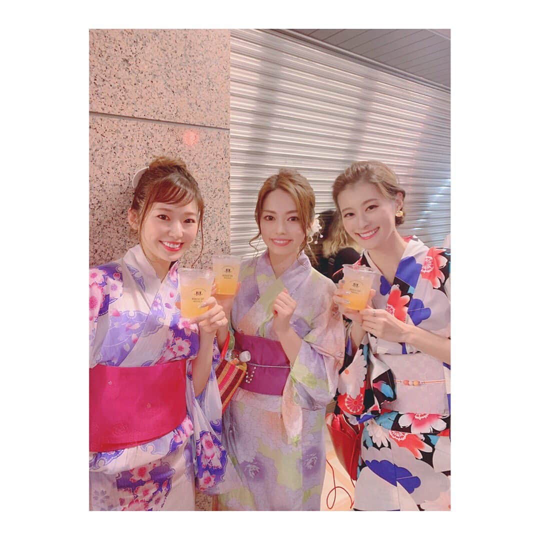 夢月せらのインスタグラム：「浴衣着て❤  麻布十番祭り行ってきました～٩(ˊᗜˋ*)و 人たくさん‼️‼️‼️ 浴衣着たりお祭り行くなんて、宝塚入る前ぶり？笑 めちゃくちゃ楽しかった😆」