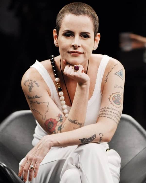 のインスタグラム：「🖤 com o Brasil tatuado no braço 🖤 FERNANDA」