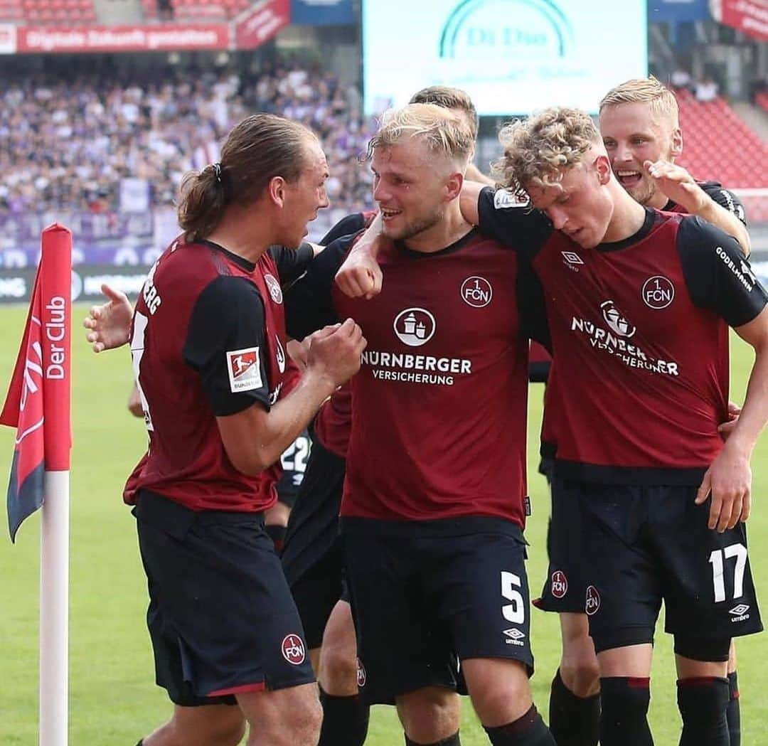 ヨハネス・ガイスのインスタグラム：「Wichtige 3 Punkte!!! Danke für die Unterstützung 💪🏼🔥 @1_fc_nuernberg」