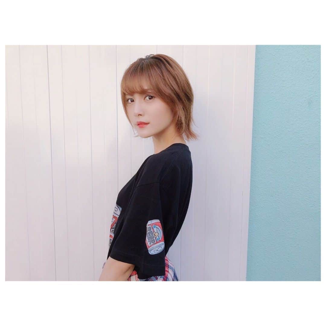 美沙玲奈さんのインスタグラム写真 - (美沙玲奈Instagram)「もうすぐ夏も終わるね‥☻☀ マキT👕 @nishimaakii 可愛い。破れタイツ加入希望💋」8月26日 0時55分 - rei777_official