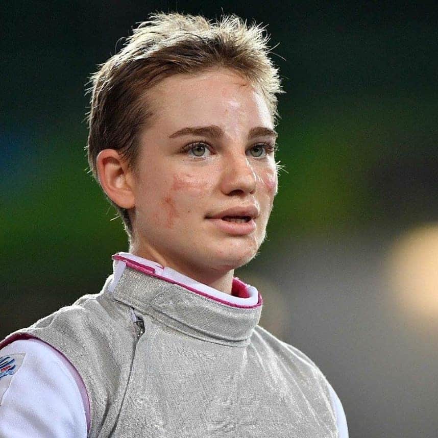 ベアトリーチェ・ヴィオのインスタグラム：「La faccia di chi spera di rivivere il proprio sogno... OGGI MANCA UN ANNO ESATTO A #Tokyo2020! 😱🤺💪🏻 #Fly2Tokyo . PH. @augusto280766」