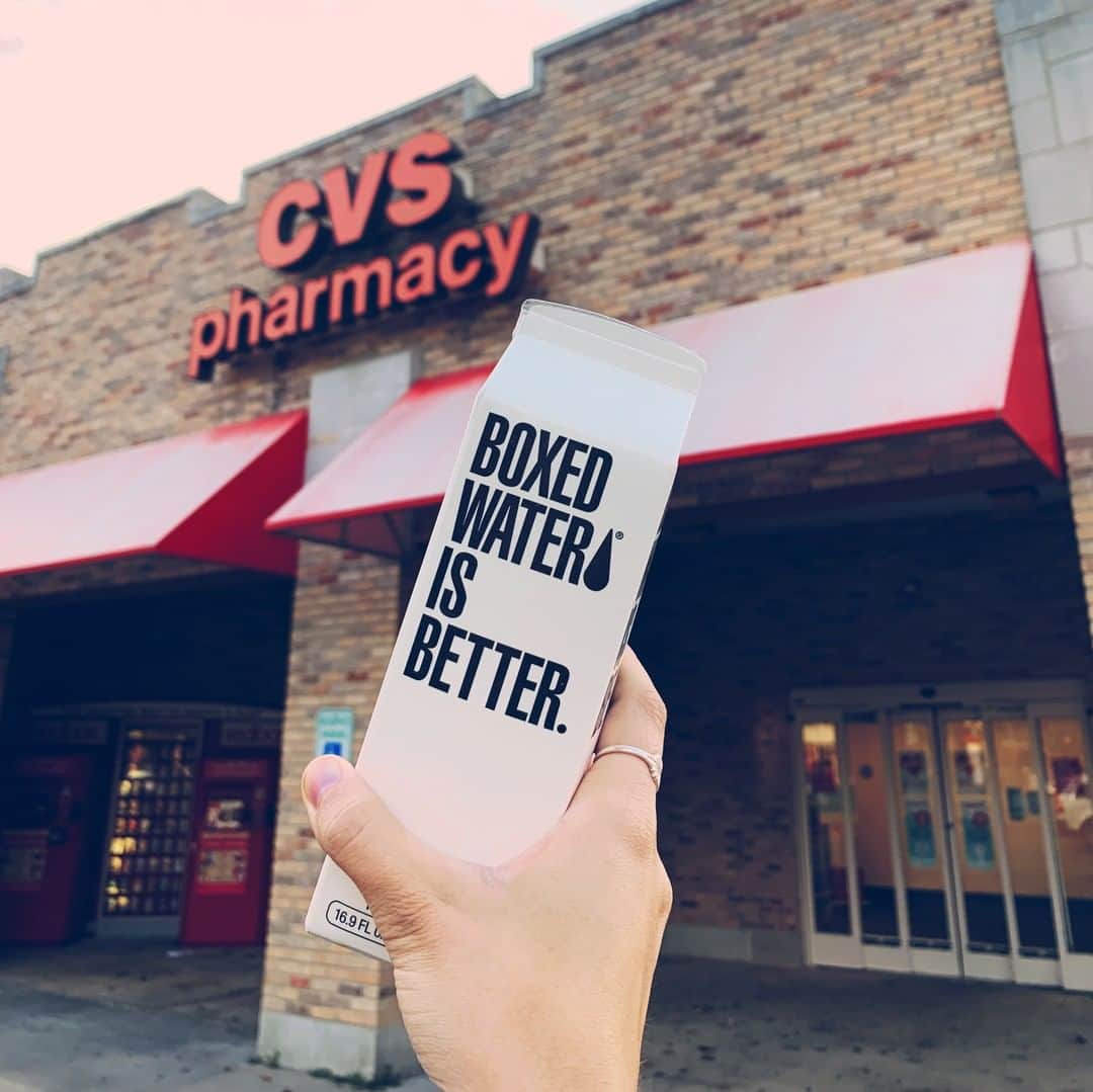 BoxedWaterさんのインスタグラム写真 - (BoxedWaterInstagram)「It’s official! #BoxedWater is now being sold at over 800 @CVSPharmacy locations around the country!  #DiscoverCVS #BoxedWaterIsBetter #BetterPlanet #CVS #Shopping #Groceries #Sustainable #CPGs」8月26日 1時01分 - boxedwater