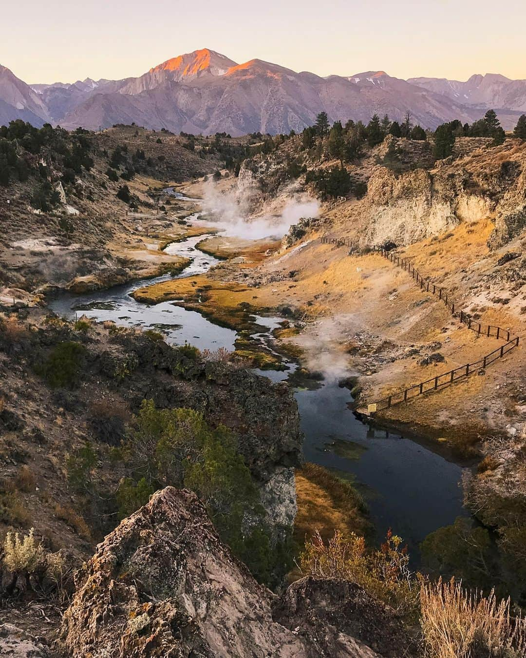 appleさんのインスタグラム写真 - (appleInstagram)「"No shot is worth damaging an area for. Our public lands are some of the few areas left with less human impact. I’ve made it my goal to teach other photographers how to practice #LeaveNoTrace and consider the impacts of our recreation. I have hope that there’s potential for a strong, natural world, if we care enough to preserve it.” @goparks #findyourpark #ShotoniPhone by Jason H. @jasoninthewilderness」8月26日 1時12分 - apple