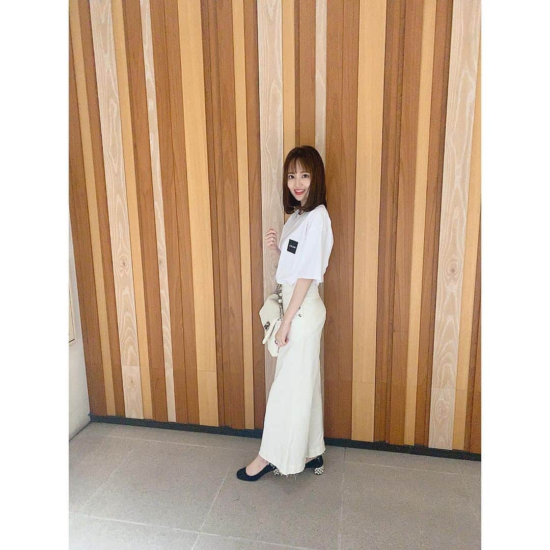のインスタグラム：「white code☃️♥︎ ♡ ♡  #ootd #KARENsFASHION  #私服 #whitecode #fashion」