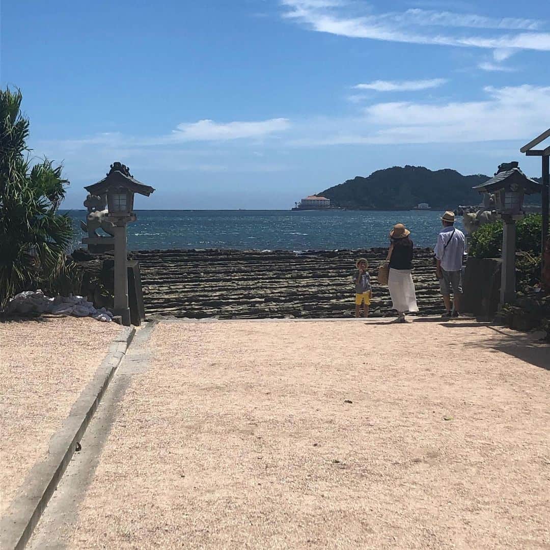 センターうるしさんのインスタグラム写真 - (センターうるしInstagram)「宮崎県めっちゃ良かった  また行きたい早く行きたい！  #宮崎県 #霧島工場 #高千穂牧場 #青島神社 #野尻湖ぴあ」8月25日 16時41分 - sharkun0716