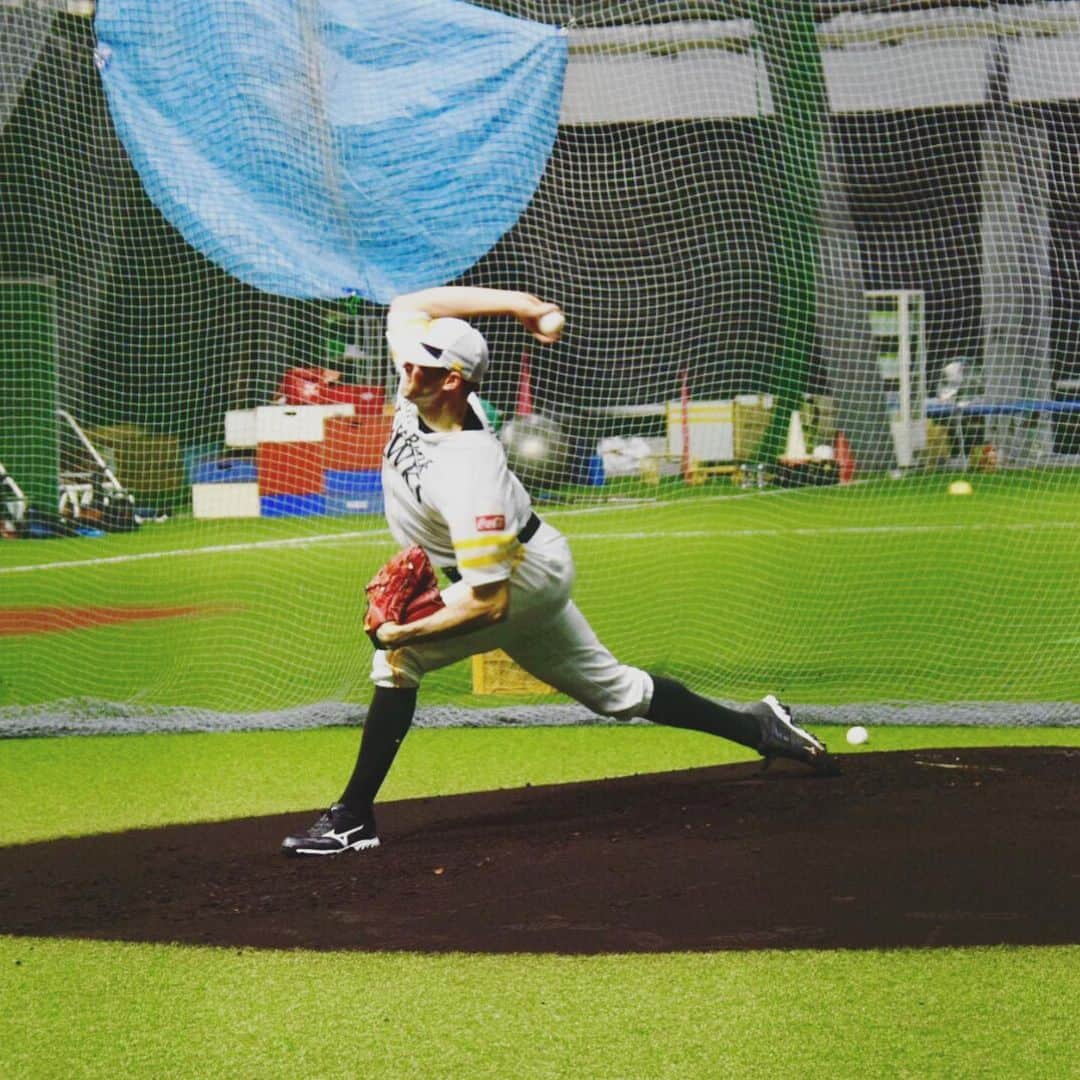 リック・バンデンハークさんのインスタグラム写真 - (リック・バンデンハークInstagram)「Yesterday’s simulated game🚀  It was great to face some of the future Hawks players.  #vandy44 #sbhawks #thirdteam #futureplayers #softbank #バンデンハーク #ソフトバンクホークス #筑後 📷 by Anna @anneloes_vdhurk」8月25日 17時01分 - rick_vdhurk