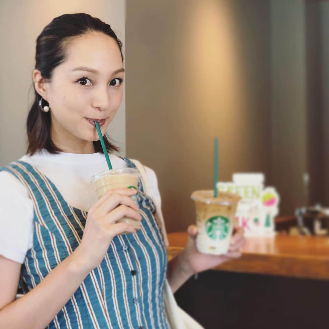 福間文香のインスタグラム：「😁☕️❤️ #sunday #ママの休息 #昨日はほぼオールナイト👶 #そんな時は食べる飲む 夜少しでもぐっすり寝てくれる方法あったら 共有お願いしまーす😁」