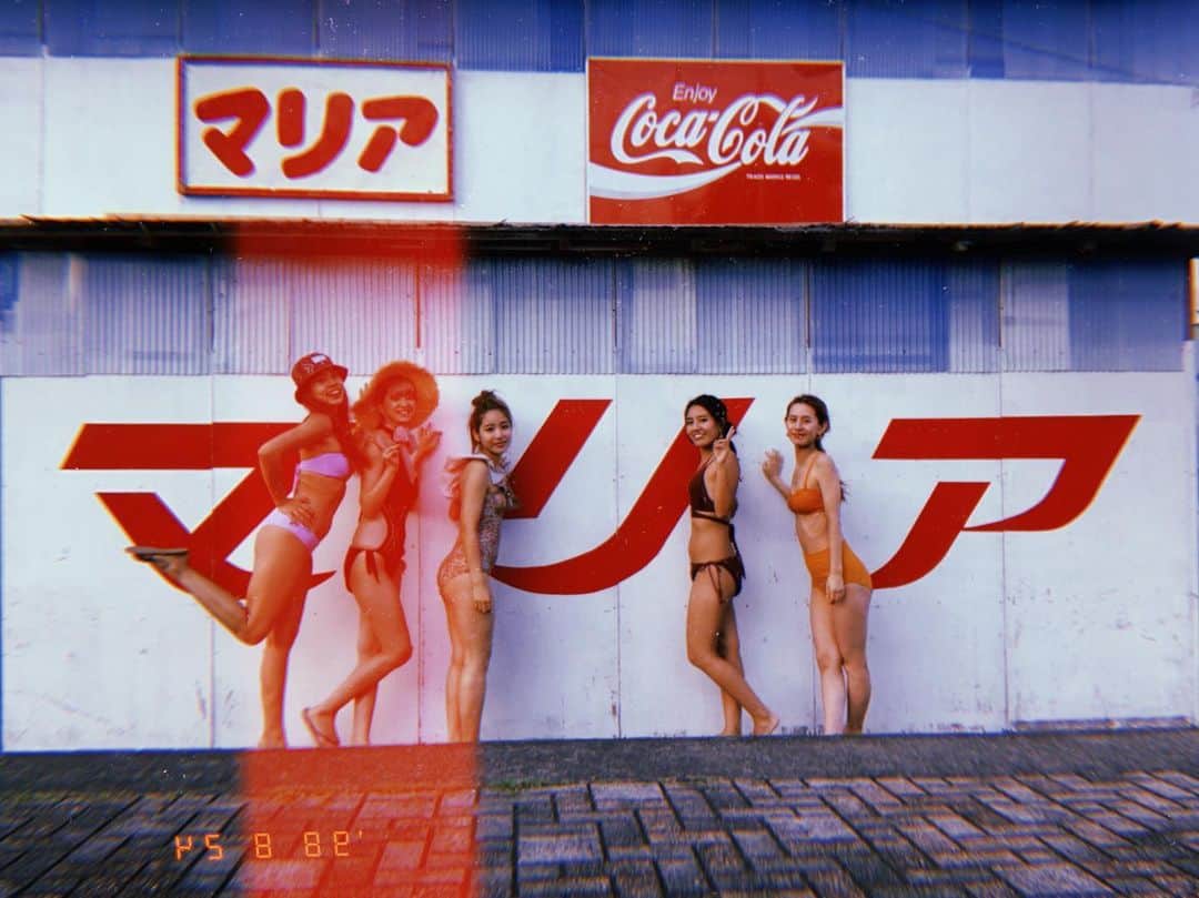 Tattyのインスタグラム：「伊東の思い出を最高な思い出にさせてくれた海の家 "マリア"🏝 とにかくみんなあったかくてマリンアクティビティも最強に楽しくて8月最後にマリアに来れて本当によかった！！！！！！！！yay!!! マリアのみなさん本当にありがとうございました🥰  #伊東 #マリア #海の家 #オレンジビーチ #mariabeachhouse #マリア海の家」