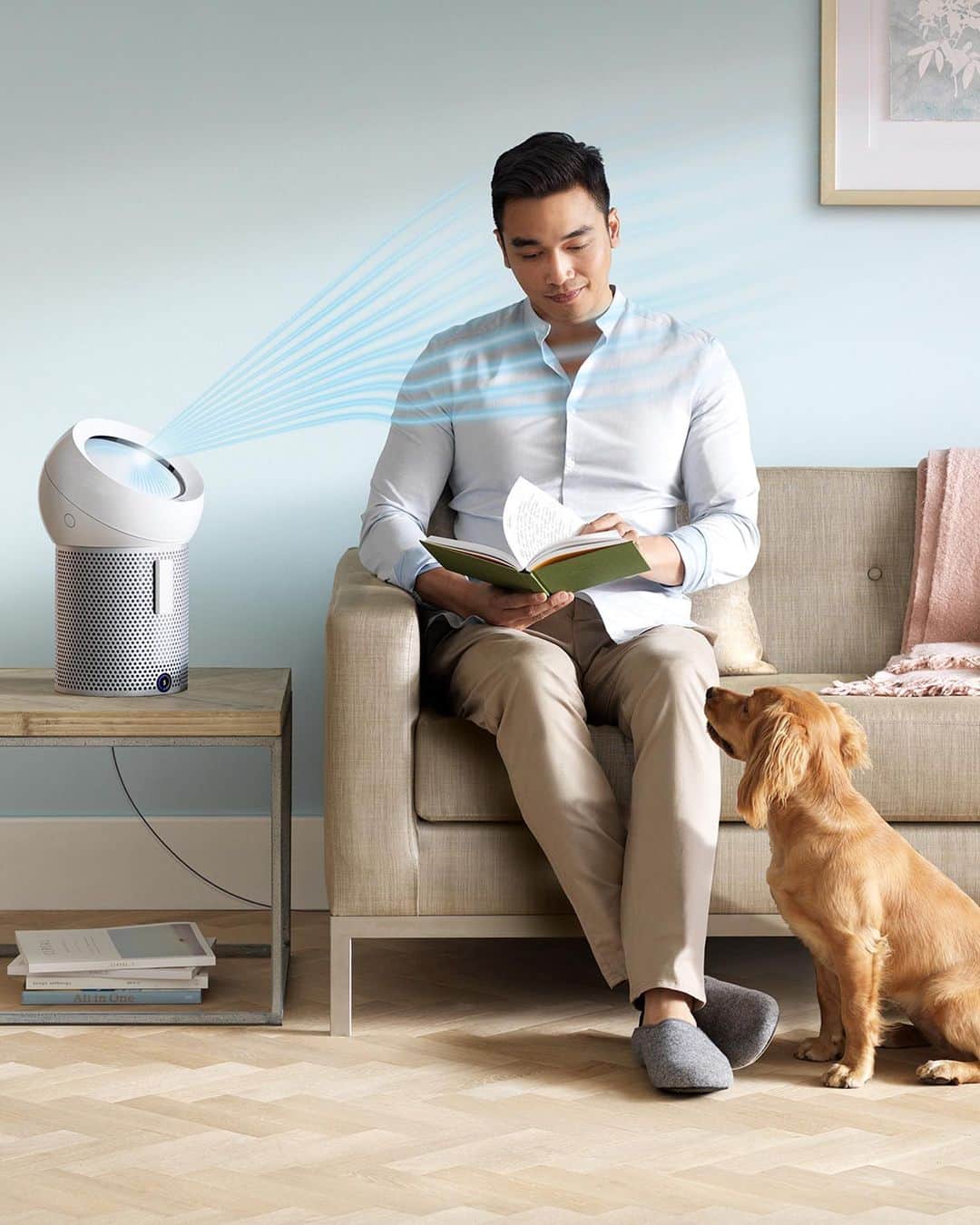 Dysonさんのインスタグラム写真 - (DysonInstagram)「Focus on what you enjoy most with airflow that’s focussed on you.  The Dyson Pure Cool Me™ projects a focussed stream of cool, purified air so you can stay comfortable, even in a heat wave. #dyson #dysonhome #coolingfan #coolingoff #keepingcool #heatwave #cooldown」8月25日 17時10分 - dyson