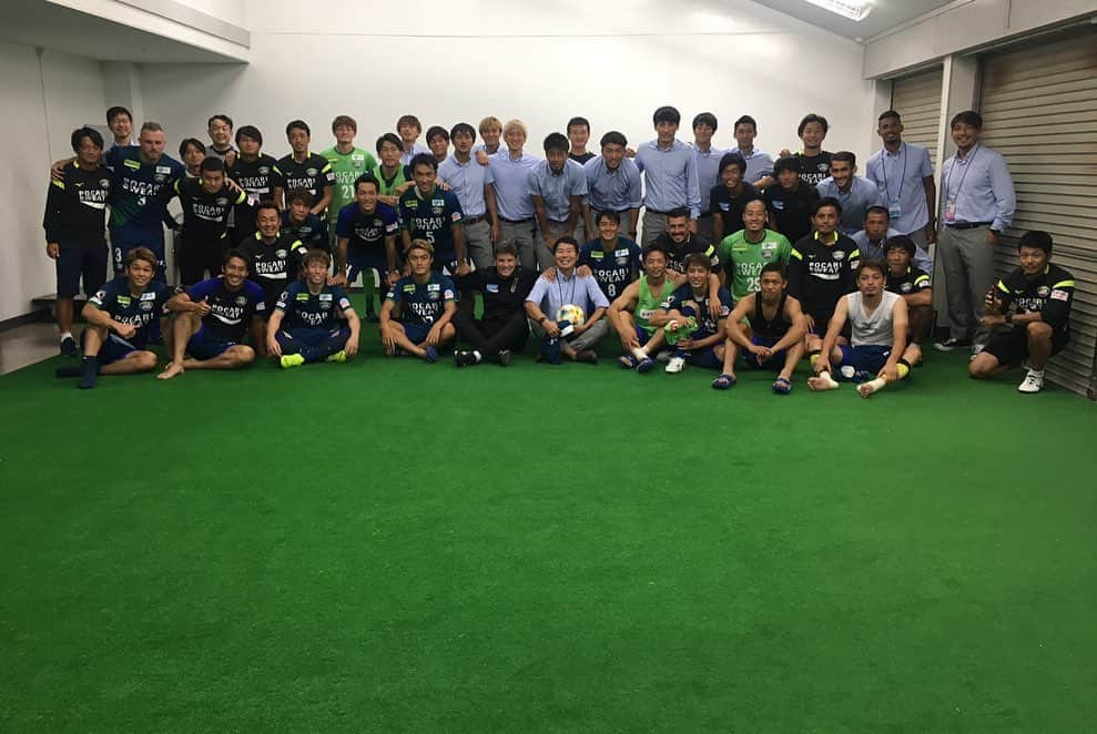 島屋八徳さんのインスタグラム写真 - (島屋八徳Instagram)「VS琉球 6-1で勝利！ カワNICEハット！ ヨルディゴラッソ！ ノムNICEアシスト！ みんな頑張りました(^^) 次も全員で勝ちましょう！  #徳島ヴォルティス #ナイス勝利 #ナイス高橋くん #愛されてんなぁw #イケメン鳥養 #チャラ髭ダンディズム #応援ありがとうございました」8月25日 17時35分 - 82ys_official