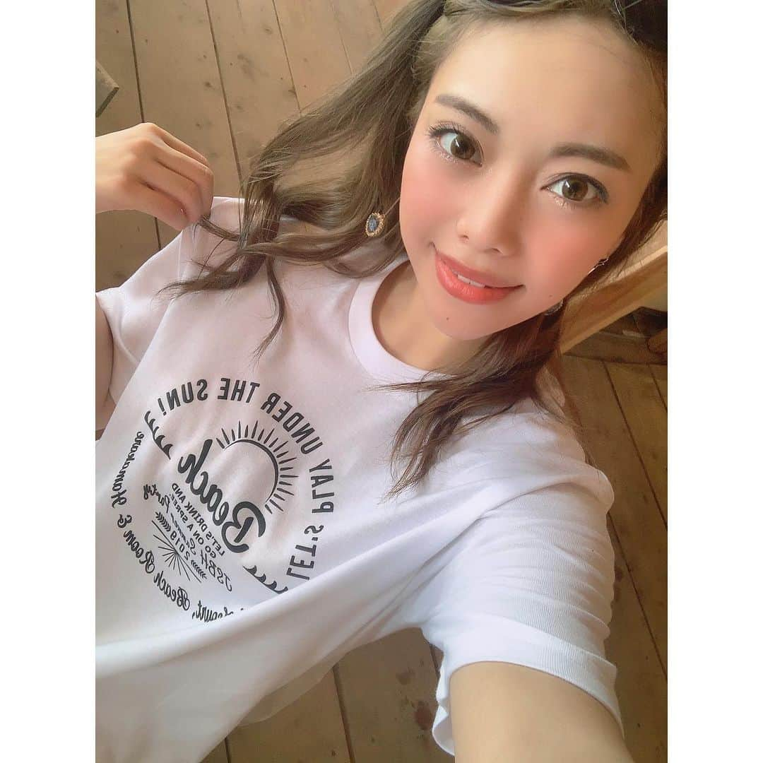 石川あんなさんのインスタグラム写真 - (石川あんなInstagram)「今年も由比ヶ浜でBBQ🍖 安定の楽しかった💓  #ガリガリ君早食い大会参加し損ねた #BBQも食べ損ねた #でも今年は海に投げられなくてよかった #来年もかわいいTシャツおねしゃす🥺 #海 #BBQ #タイ村」8月25日 17時48分 - anna_iskw