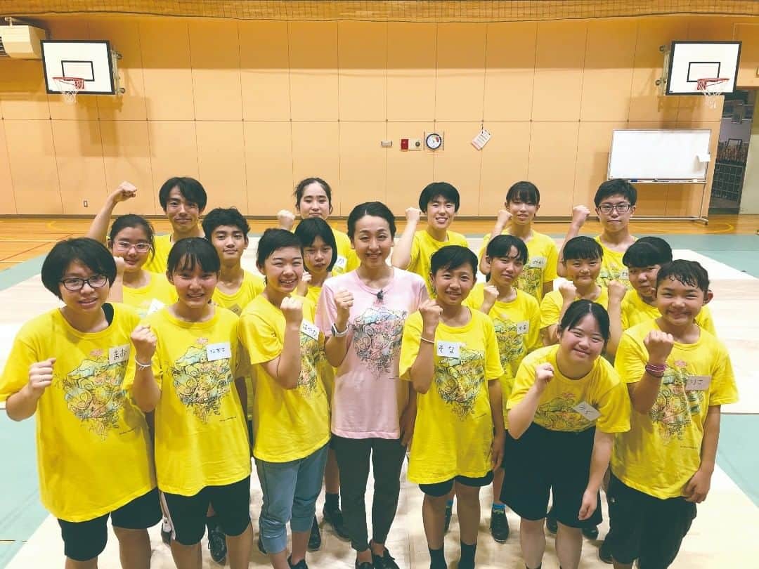 24時間テレビ42 愛は地球を救うのインスタグラム：「. ろう学校に通う11～18歳の子どもたちと浅田真央がタップダンスに挑戦！ ダンス曲は、WANIMA の「やってみよう」。やりたかったこと、やったことないことも“ やってみよう！”の気持ちで、心を一つにパフォーマンスを生披露！ . ⏰この後よる7時ごろから！ #24時間テレビ42」