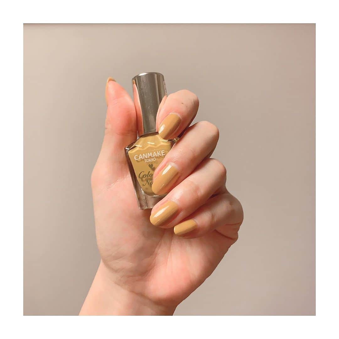 のインスタグラム：「からし色♡ これは2度塗り💅  #ネイル #セルフネイル #マニキュア #イエローネイル #キャンメイク #N13  #nail #nailart #yellownails #canmaketokyo」