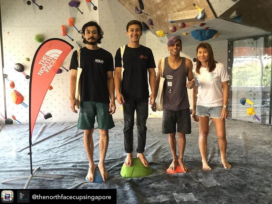 ハキム・カスバンのインスタグラム：「⁣ First round of @thenorthfacecupsingapore⁣ ⁣ Climb very quickly and got pumped early on 😂 but I’m really happy to be standing on the podium again, in second place!⁣ ⁣ @heavy.japan⁣ ⁣ #heavyjapan #tokyopowder #climbing #bouldering #climbinglife #streetwear」