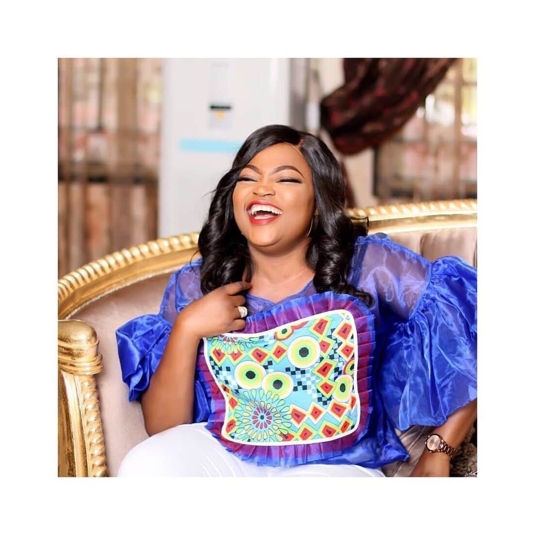 ジェネビーブ・ナジのインスタグラム：「Every day is your day @funkejenifaakindele. May you shine and smile forever. Happy birthday love.😘💕💐」