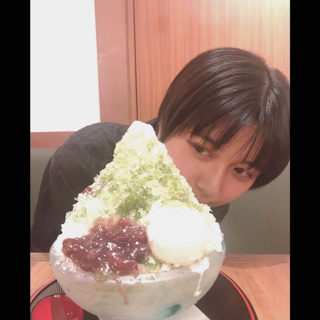 上白石萌歌さんのインスタグラム写真 - (上白石萌歌Instagram)「ミウタンに久々に会ってかき氷食べました。ミウタンが撮ってくれた。 @tomitamiu 🍧」8月25日 18時54分 - moka____k