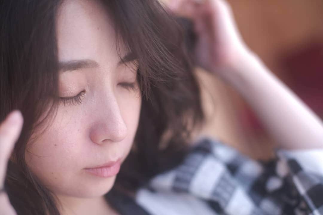 柚月美穂のインスタグラム：「#randompic . . . White . . . . . ----- #bookandbedtokyo  #bookandbedtokyoshinjuku . #柚月美穂 #Japanese #book」