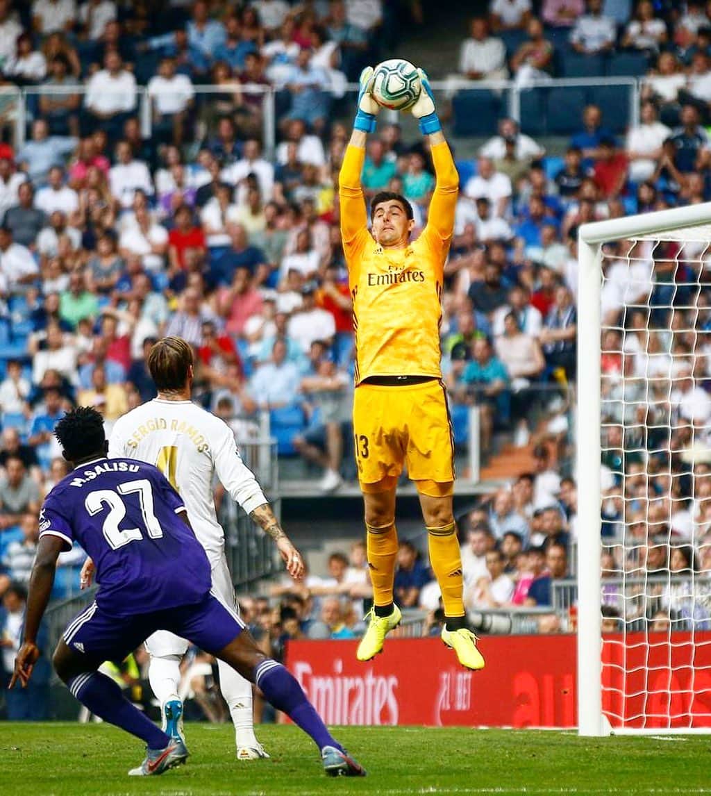 ティボ・クルトゥワのインスタグラム：「No fue el resultado que deseábamos pero convencido de que con el trabajo que hacemos seguiremos mejorando! #HalaMadrid #TC13」