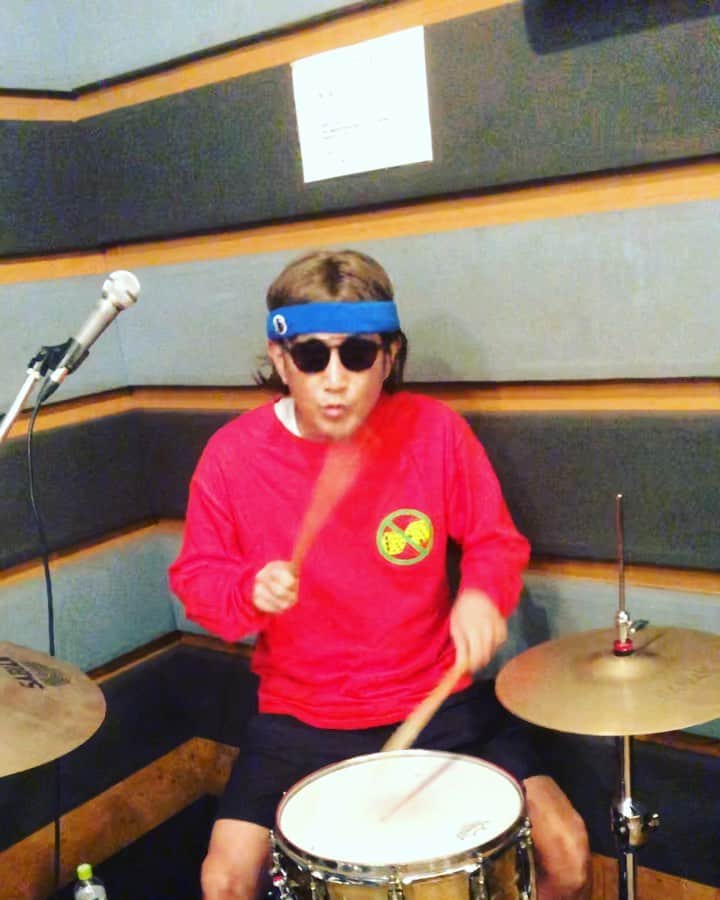 おたこぷーのインスタグラム：「ドラム漫談 #42 肩の運動2019 #ドラム #タピオカ #おたこぷー #2019」