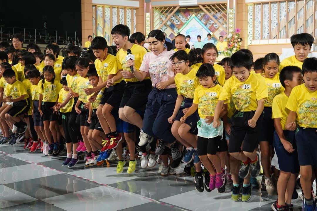24時間テレビ42 愛は地球を救うのインスタグラム：「. イモトアヤコと小学生301人が長縄跳びのギネス世界記録を達成🙌✨ #24時間テレビ」