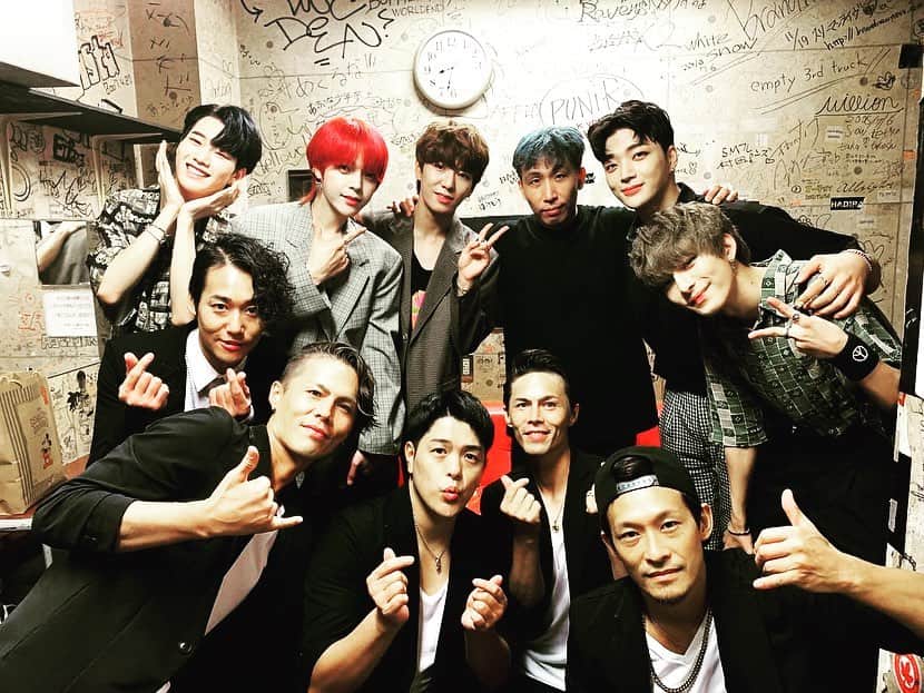 のインスタグラム：「2019.8.23（金） リコチケPresent's-N,tic×BRIDGET @両国サンライズ  この日来てくれたみんな、ありがとうございました！ リズムキングさんの楽曲と世界観もむちゃくちゃカッコよかった。 N,ticのメンバーもほんとに優しい人ばかりで、初対面だったけど9/5の2回目のライブに向けて更に火がつきました🔥 ただ、あなた達イケメンすぎるよ。笑 N,ticのみんな、9/5は更にいい空気作りましょう✨😁 そして韓国のライブ呼んで下さい。笑 みんな本当に、ありがとう！  #ntic #リズムキング #bridget #次回 #0905 #両国サンライズ」
