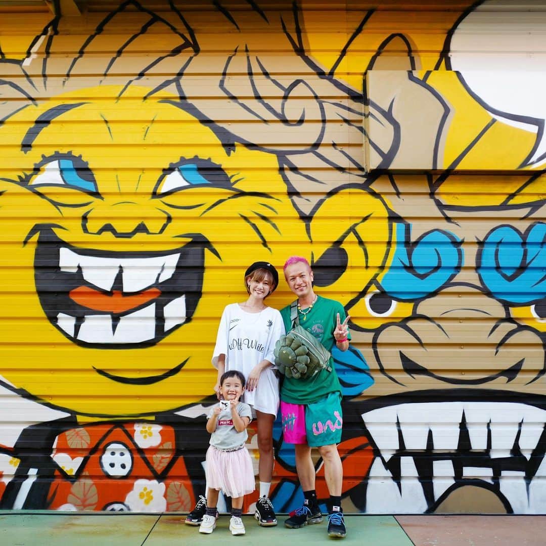照屋 健太郎さんのインスタグラム写真 - (照屋 健太郎Instagram)「🌺12月の本番に向けて @powwowjapan in okinawa 無事に8月開催のキャブさん( @cab_is_ )壁画アートが沖縄アウトレットモールあしびなーに完成しました。皆さんぜひ観に行ってみてください😊 次は"10月"にまたあしびなーにて開催です！ また詳細決まり次第アップします✨」8月25日 19時38分 - libertyforce_teruya