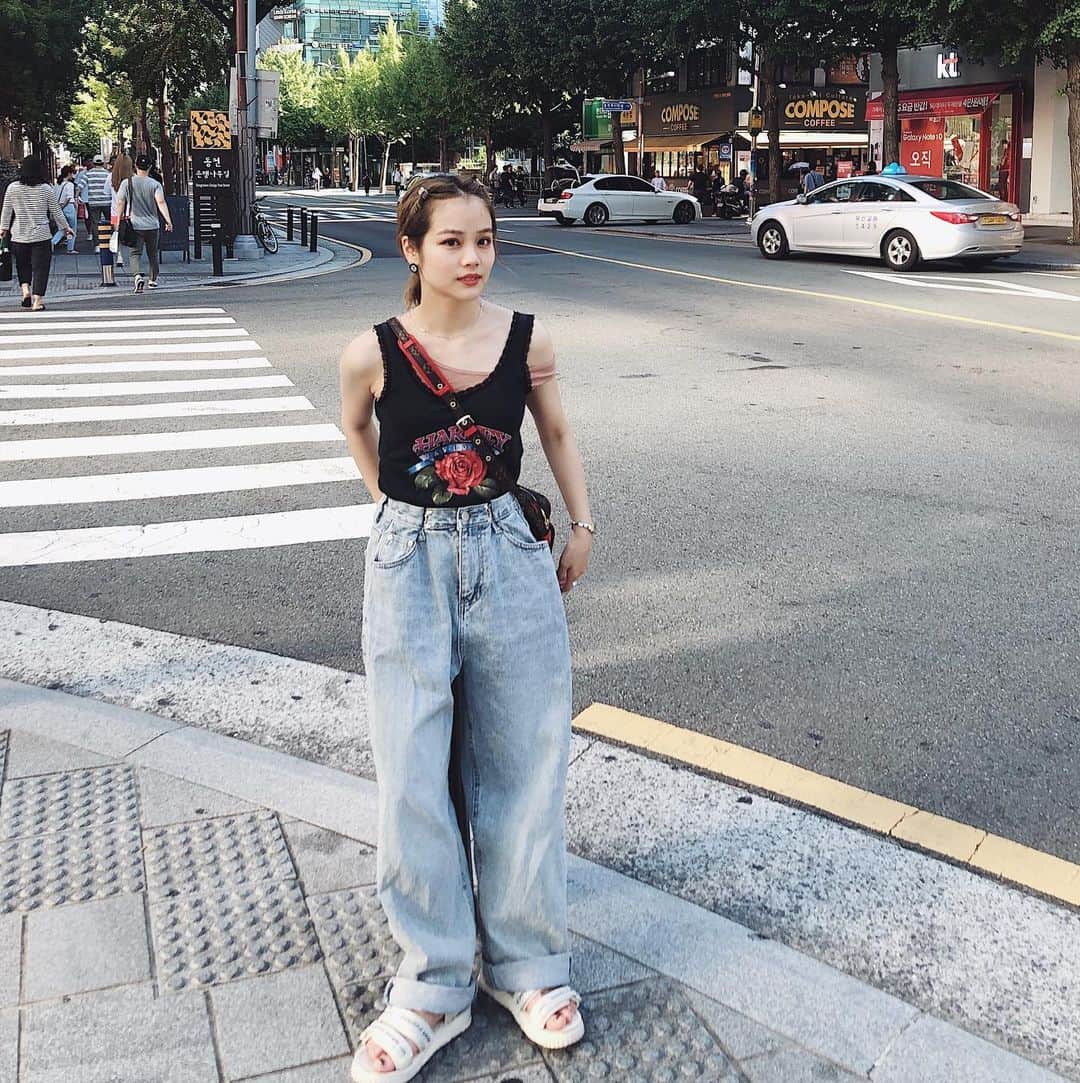 安中芙美さんのインスタグラム写真 - (安中芙美Instagram)「ㅤㅤㅤㅤㅤㅤㅤㅤㅤㅤㅤㅤㅤ ㅤㅤㅤㅤㅤㅤㅤㅤㅤㅤㅤㅤㅤ 本当にstreet snap 📸 暑すぎて髪の毛すごいスタイル。 ㅤㅤㅤㅤㅤㅤㅤㅤㅤㅤㅤㅤㅤ #お盆の思い出 #釜山旅行 #韓国旅行」8月25日 19時49分 - fumitwinsworld