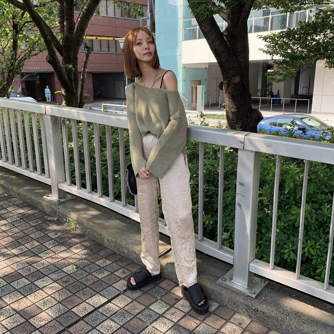 小田川エリカさんのインスタグラム写真 - (小田川エリカInstagram)「・ 私服👶🏻 今日の服装動きやすかった🌞 タグ付け見てね🏷 #me#code#私服#エリカの私服 #夏服#夏コーデ#プチプラ」8月25日 19時51分 - 0904.erika