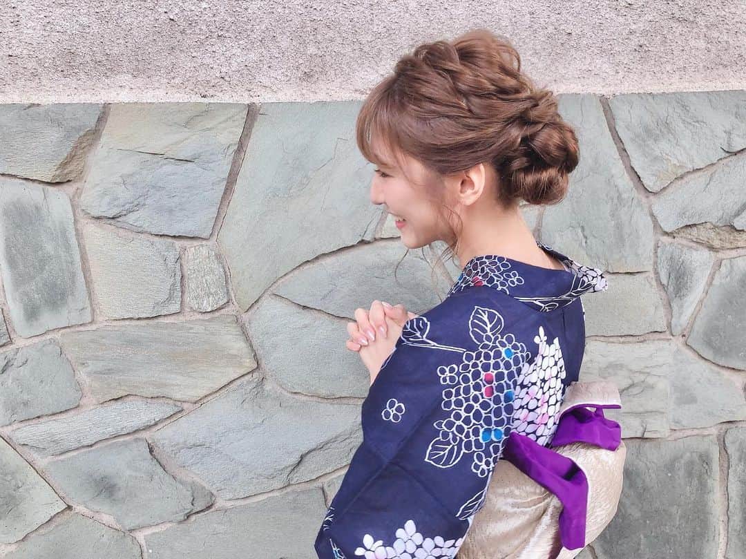 のインスタグラム：「毎年行ってる麻布十番祭り🏮💜 今年は浴衣も着れました🥰🥰 十番祭りに行くと夏の終わりを感じて すこし寂しくなるよぉ😭🍉」