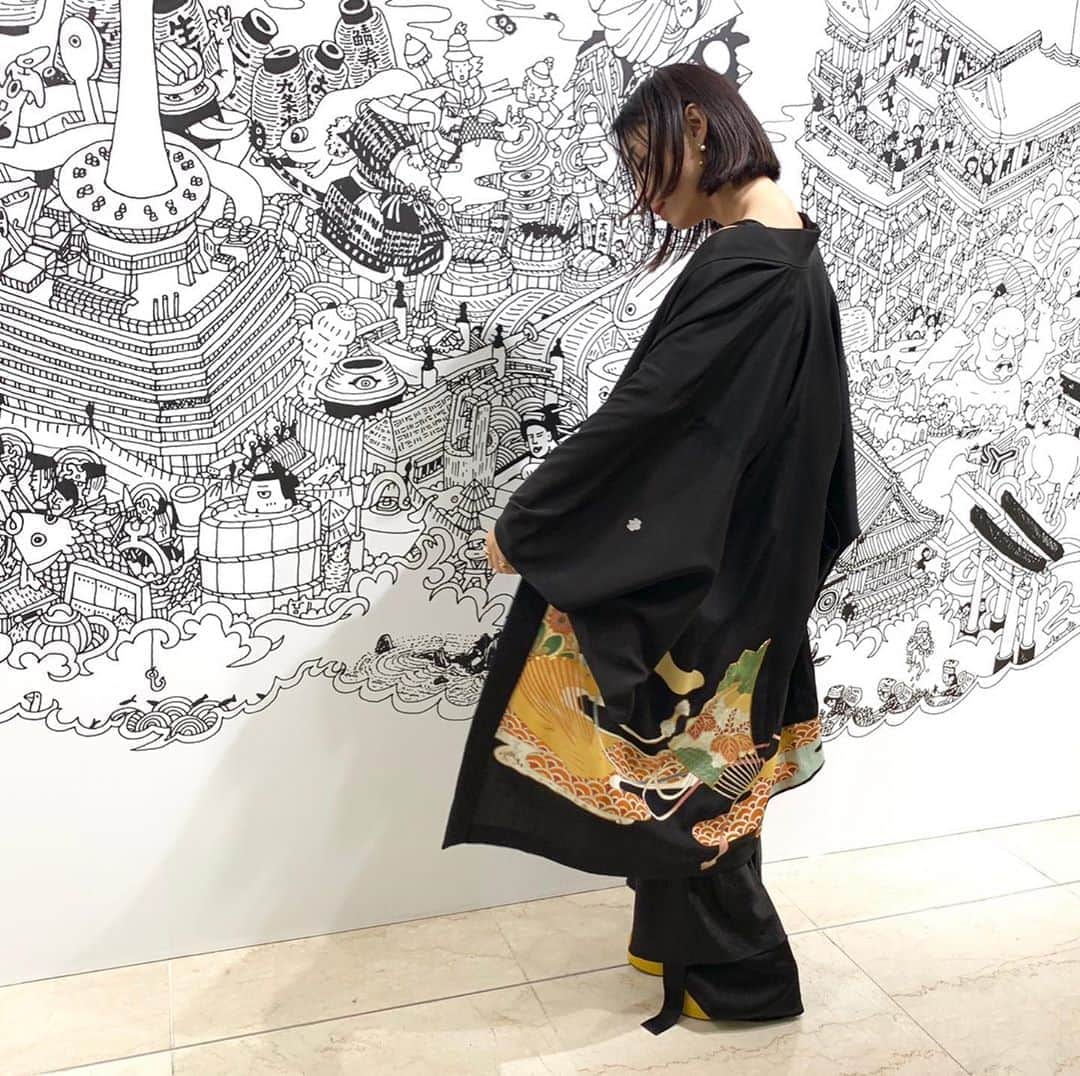 MEGUMIさんのインスタグラム写真 - (MEGUMIInstagram)「@yoshie.816 ちゃんが手掛ける 着物リメイクブランド @kimono.upcycle.kien  素晴らしい染めや刺繍が入った着物を 京都の職人さんの手によって丁寧に作り直されたドレスは流石の素敵さです。 私は羽織を作って頂きました。 お花見とかお正月とかに可愛いかなーと❤️」8月25日 20時03分 - megumi1818