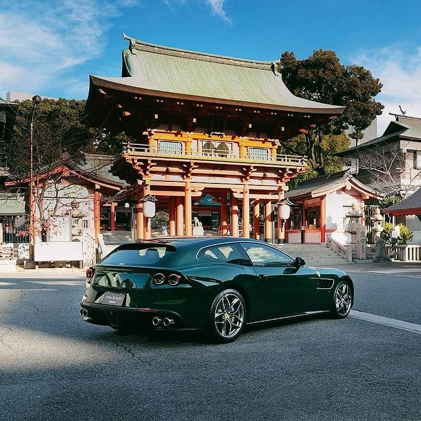 Ferrari APACさんのインスタグラム写真 - (Ferrari APACInstagram)「With its sensuous rich curves and evocative shooting-brake shape, the #Ferrari250GTBerlinettaLusso #GTC4LussoT wrote new pages in the history of great #Ferrari automotive design.」8月25日 20時20分 - ferrariapac