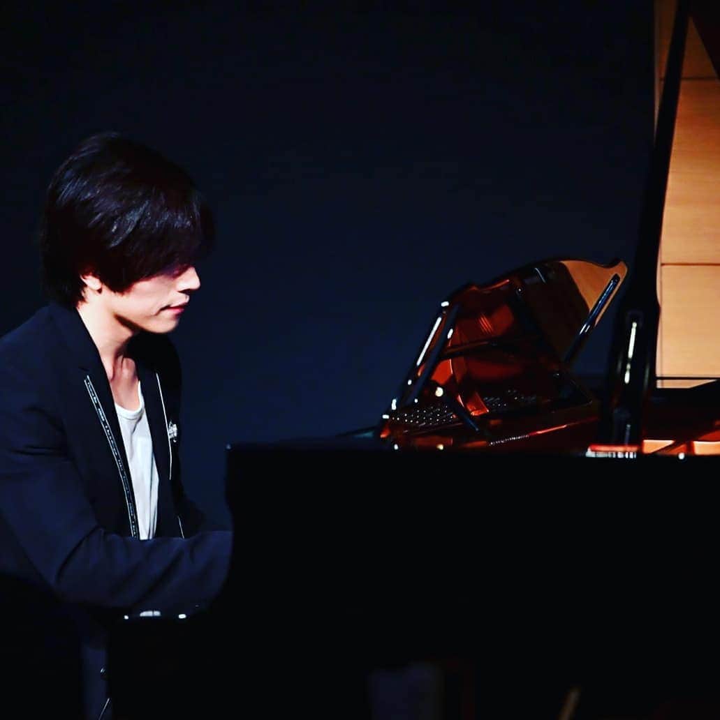 大井健さんのインスタグラム写真 - (大井健Instagram)「バースデーライブ@ビルボードカフェ&ダイニング ありがとうございました🎁🎂 そしてお手伝いいただいたスタッフの皆様、ありがとうございました🙇  皆さんにもらった愛を胸に、これからもピアノを弾き続けます✨  本当に、本当に、ありがとう💕」8月25日 20時32分 - takeshioi_pf
